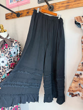 Load image into Gallery viewer, Black Chic Pants
