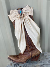 Load image into Gallery viewer, Concho Western Hair Bows
