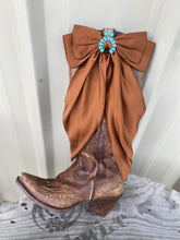 Load image into Gallery viewer, Squash Turquoise Western Hair Bow
