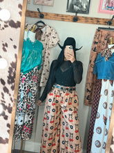 Load image into Gallery viewer, 8 Cherry Bows Pants
