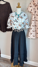 Load image into Gallery viewer, Black Chic Pants
