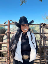 Load image into Gallery viewer, Willow Aztec Reversible Vest - Cream
