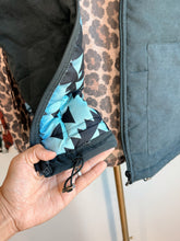 Load image into Gallery viewer, Boot Stitched Puff Vest
