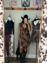 Load image into Gallery viewer, City Leopard Dress
