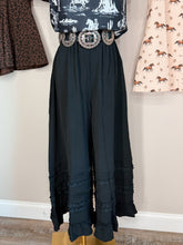 Load image into Gallery viewer, Black Chic Pants
