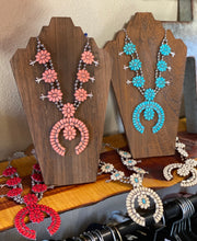 Load image into Gallery viewer, Jolene Necklace Sets
